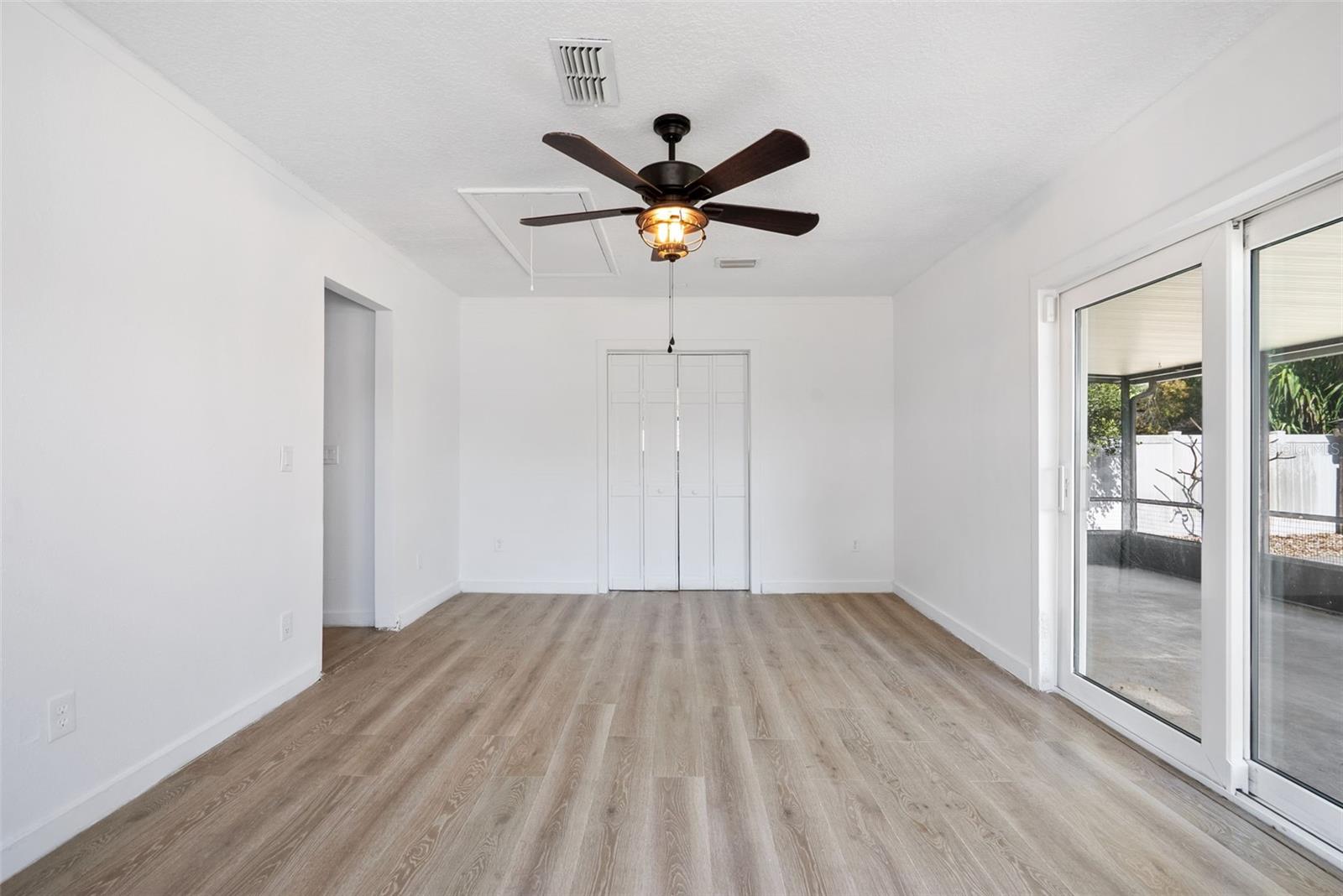 Image 15 of 51 For 3857 Martin Street