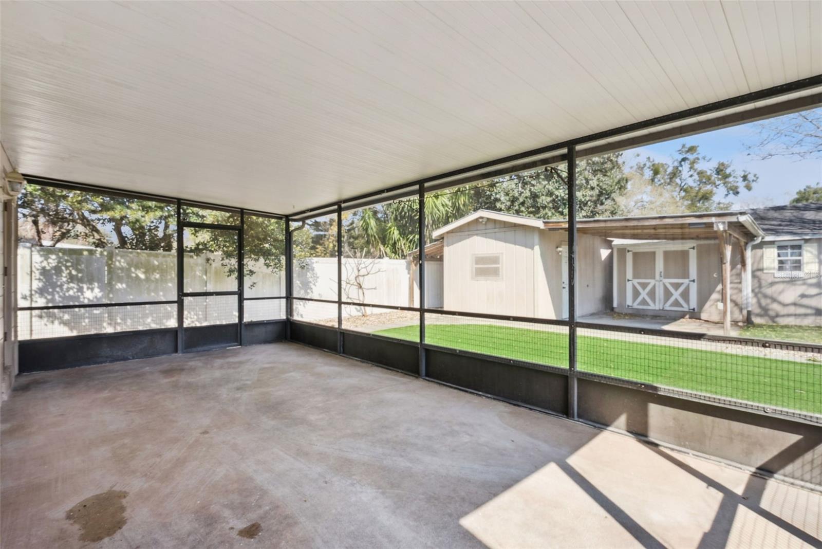 Image 22 of 51 For 3857 Martin Street