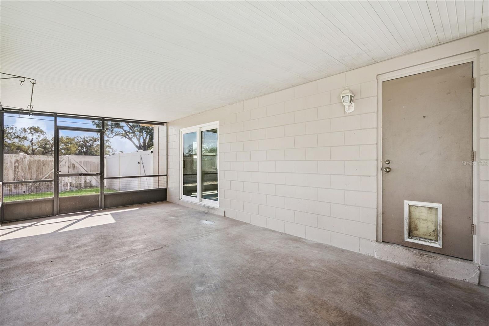 Image 23 of 51 For 3857 Martin Street