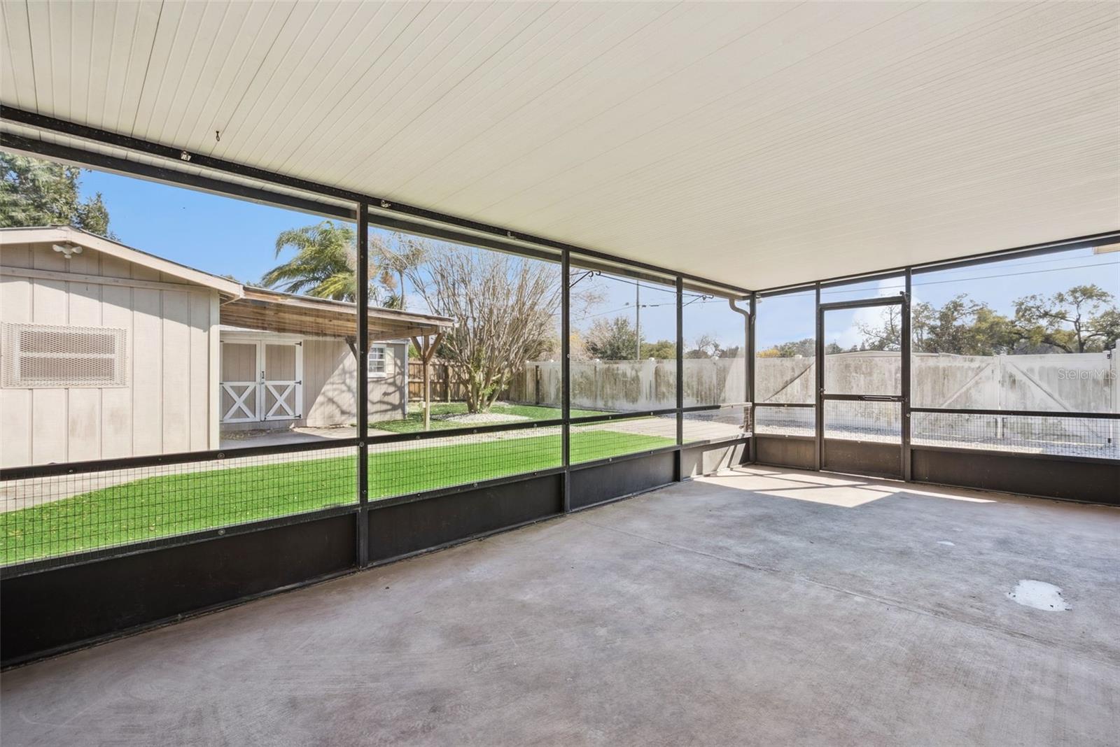 Image 24 of 51 For 3857 Martin Street