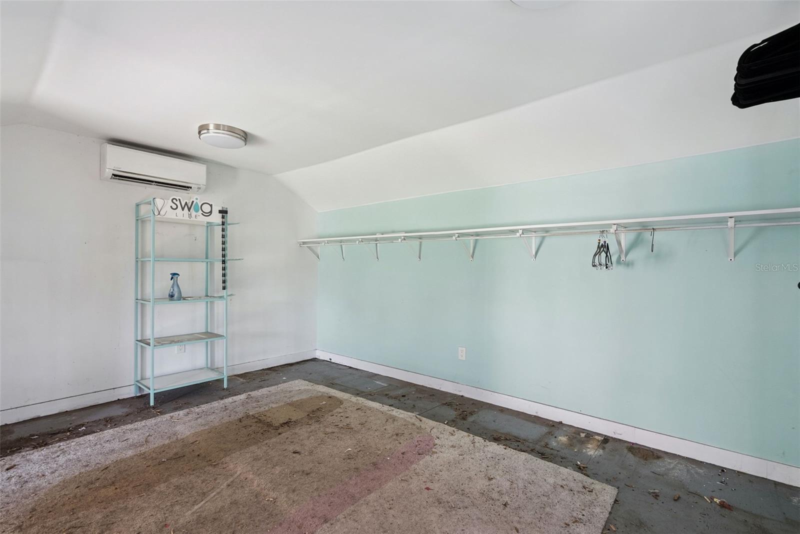 Image 27 of 51 For 3857 Martin Street