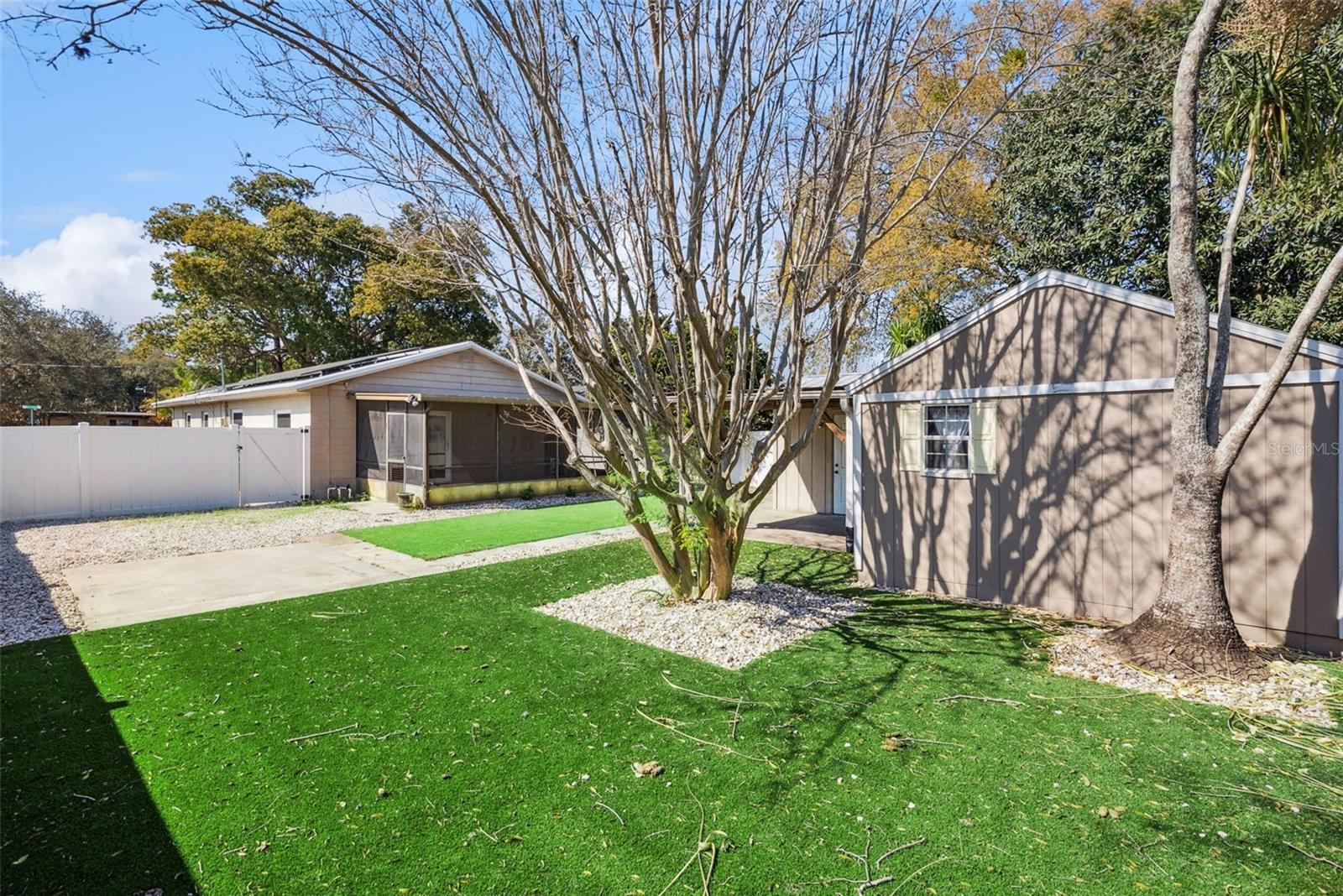 Image 29 of 51 For 3857 Martin Street