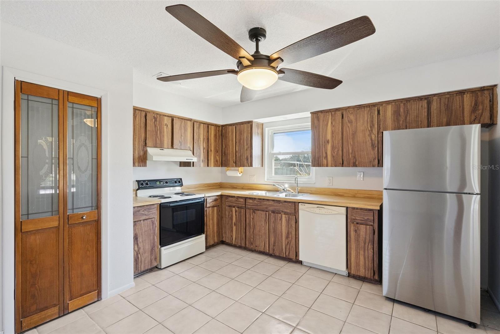 Image 7 of 51 For 3857 Martin Street