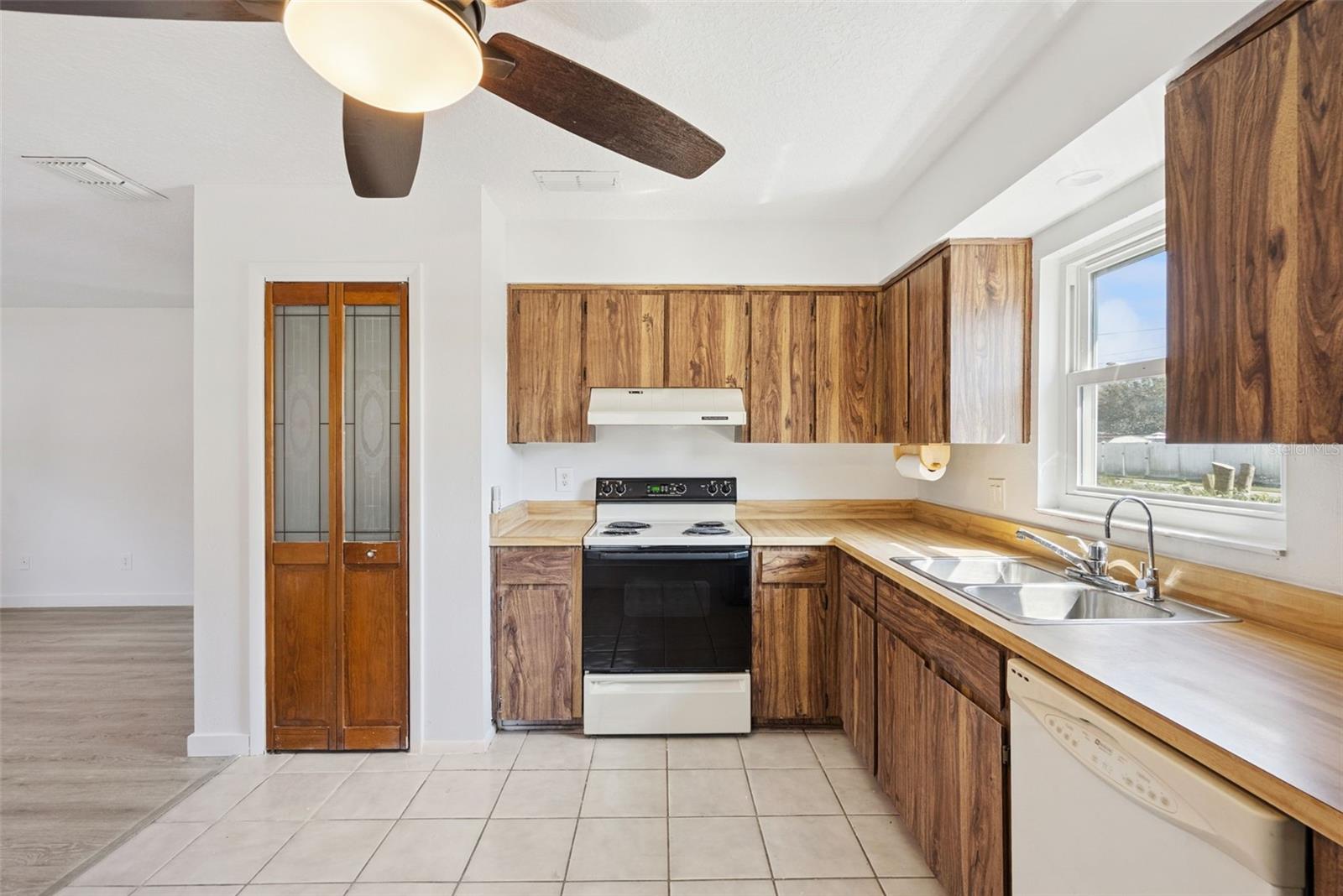 Image 9 of 51 For 3857 Martin Street