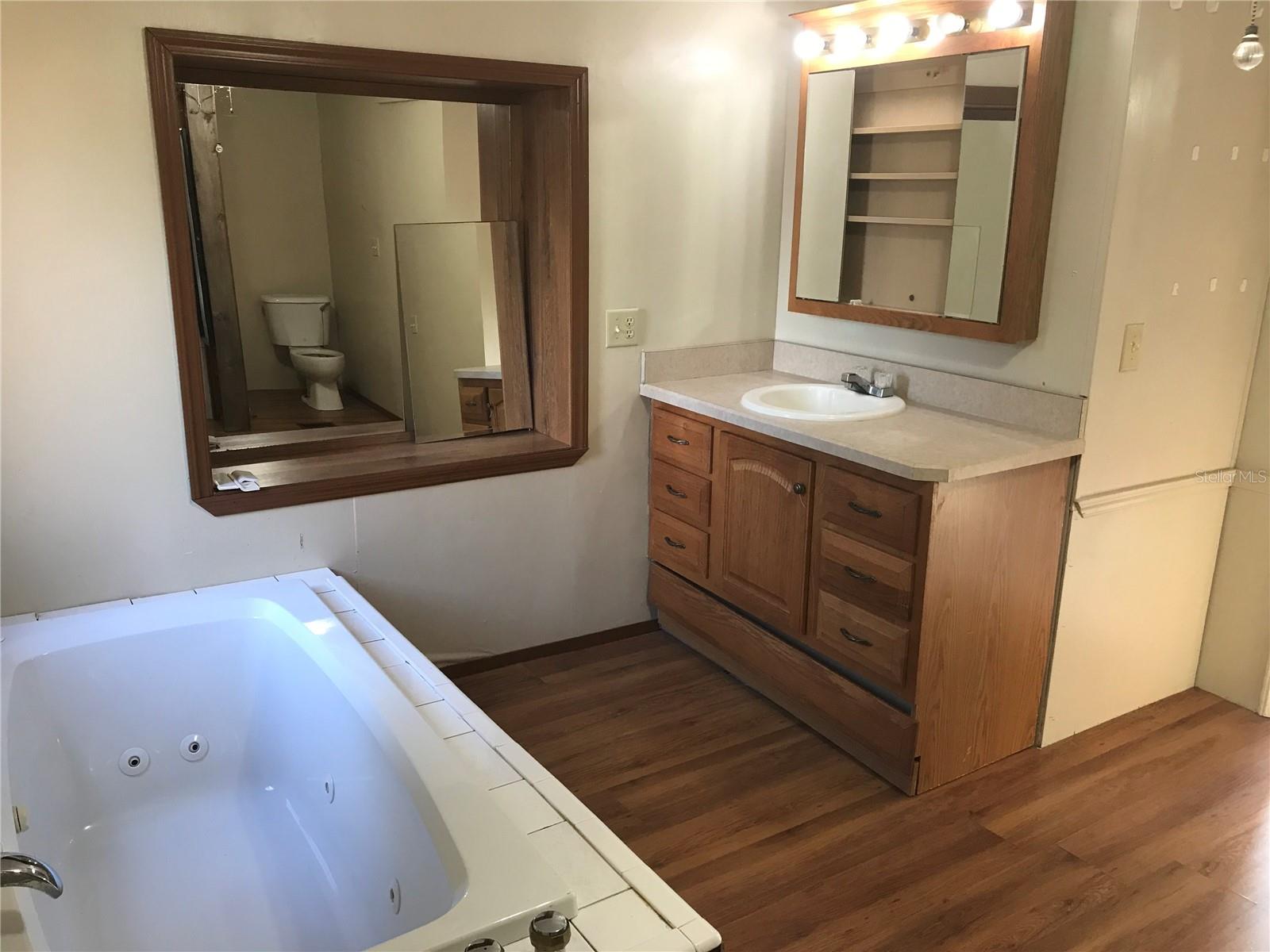 Image 3 of 34 For 11821 123rd Avenue