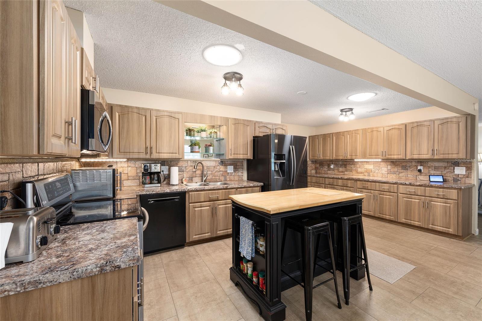 Image 22 of 47 For 8708 95th Lane A