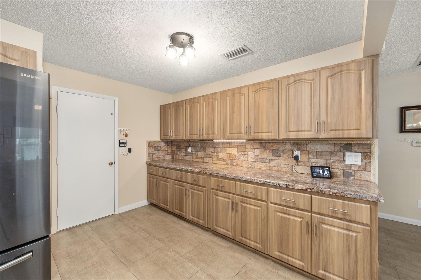 Image 27 of 47 For 8708 95th Lane A