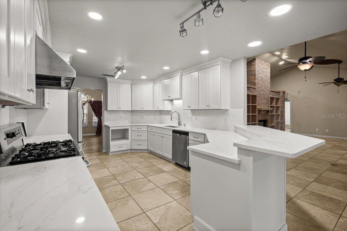 Image 14 of 69 For 2420 15th Street