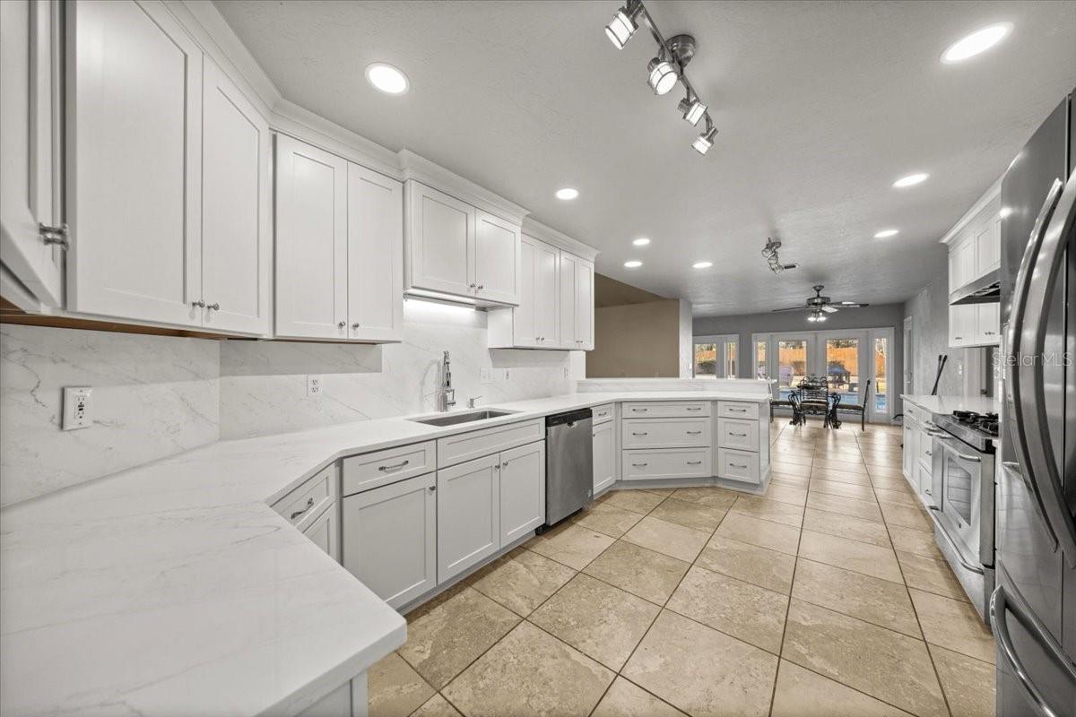 Image 15 of 69 For 2420 15th Street