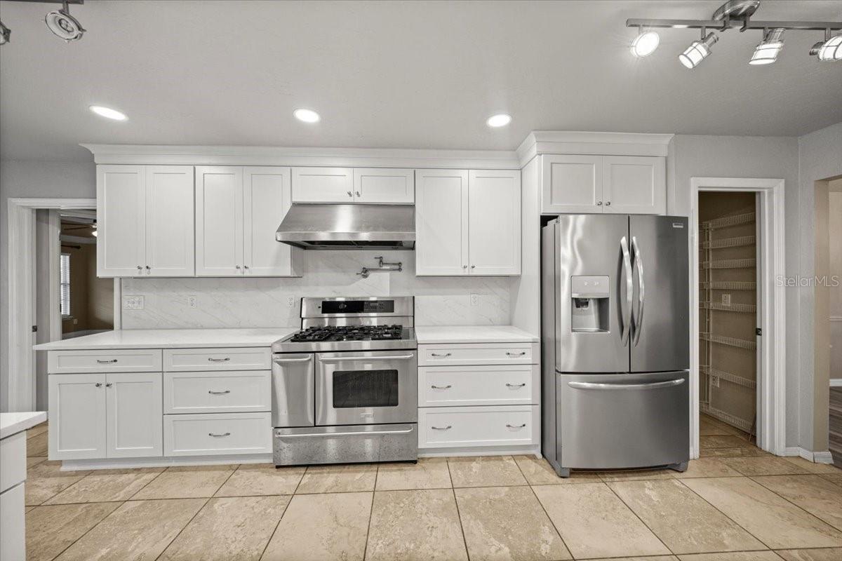 Image 17 of 69 For 2420 15th Street