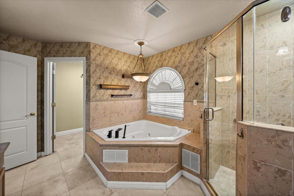 Image 26 of 69 For 2420 15th Street