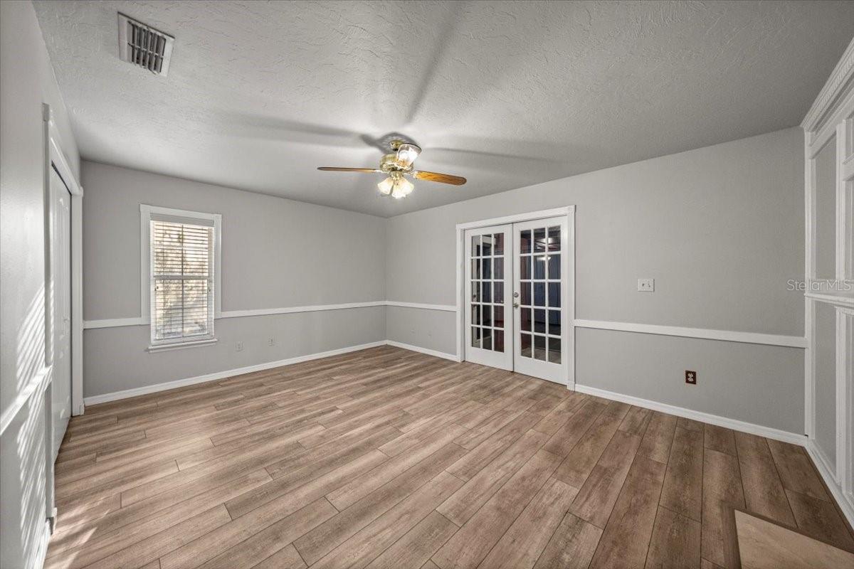 Image 30 of 69 For 2420 15th Street