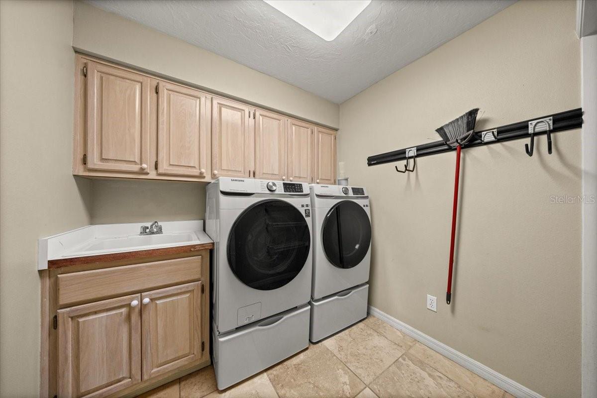 Image 33 of 69 For 2420 15th Street