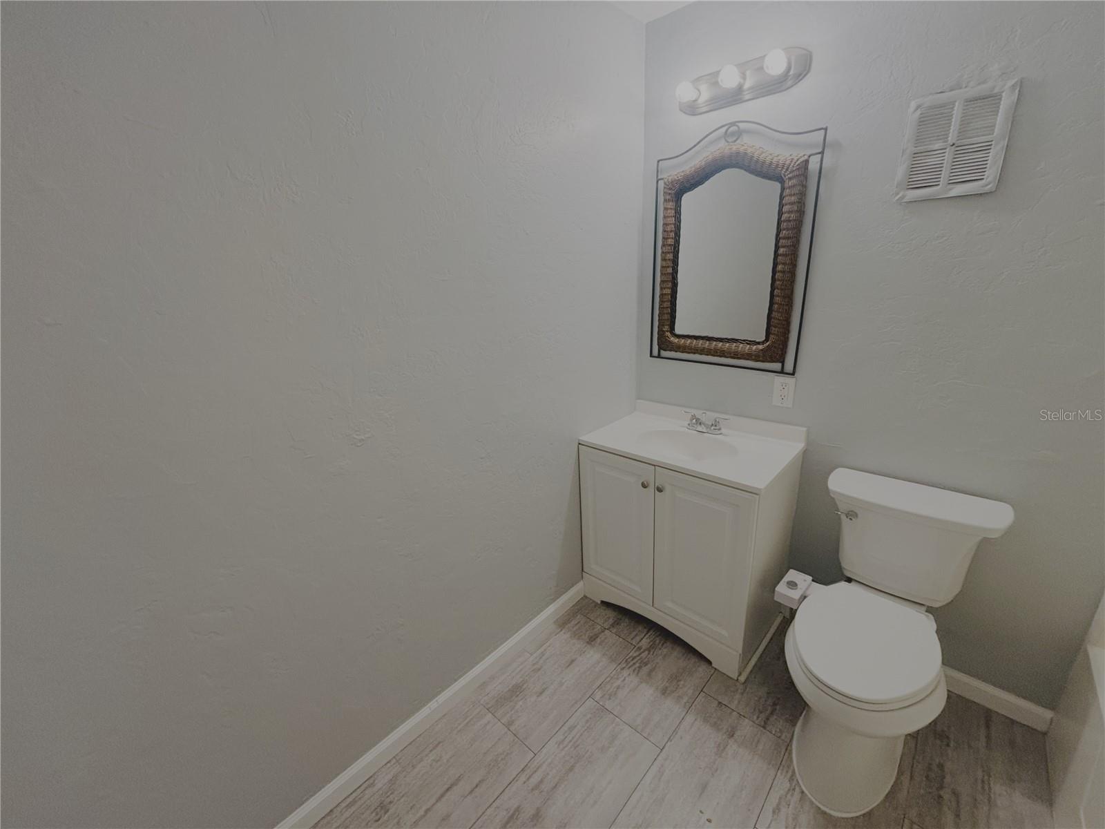 Image 10 of 18 For 6519 Newberry Road 1209