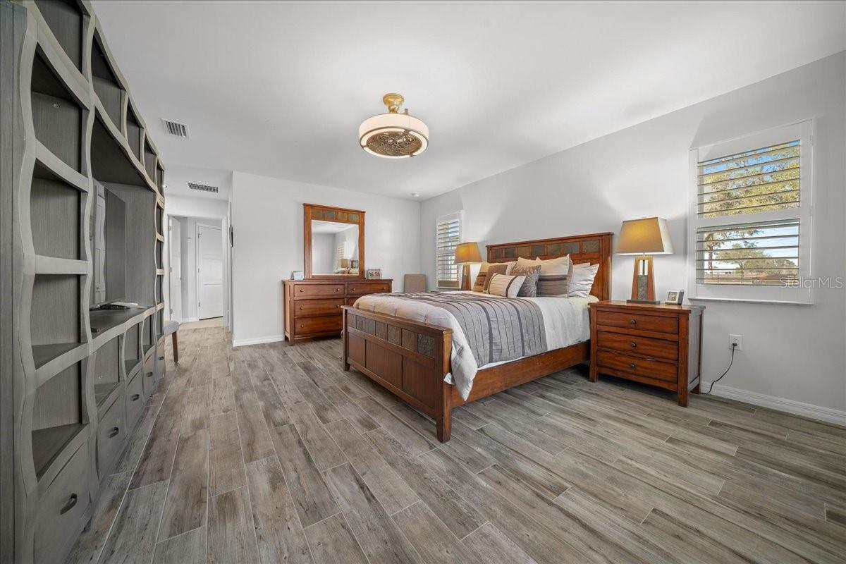 Image 36 of 93 For 6655 145th Avenue Road