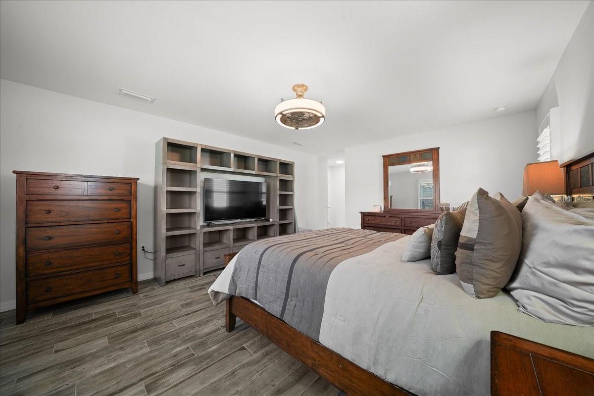 Image 37 of 93 For 6655 145th Avenue Road