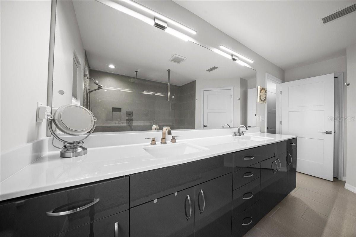 Image 44 of 93 For 6655 145th Avenue Road