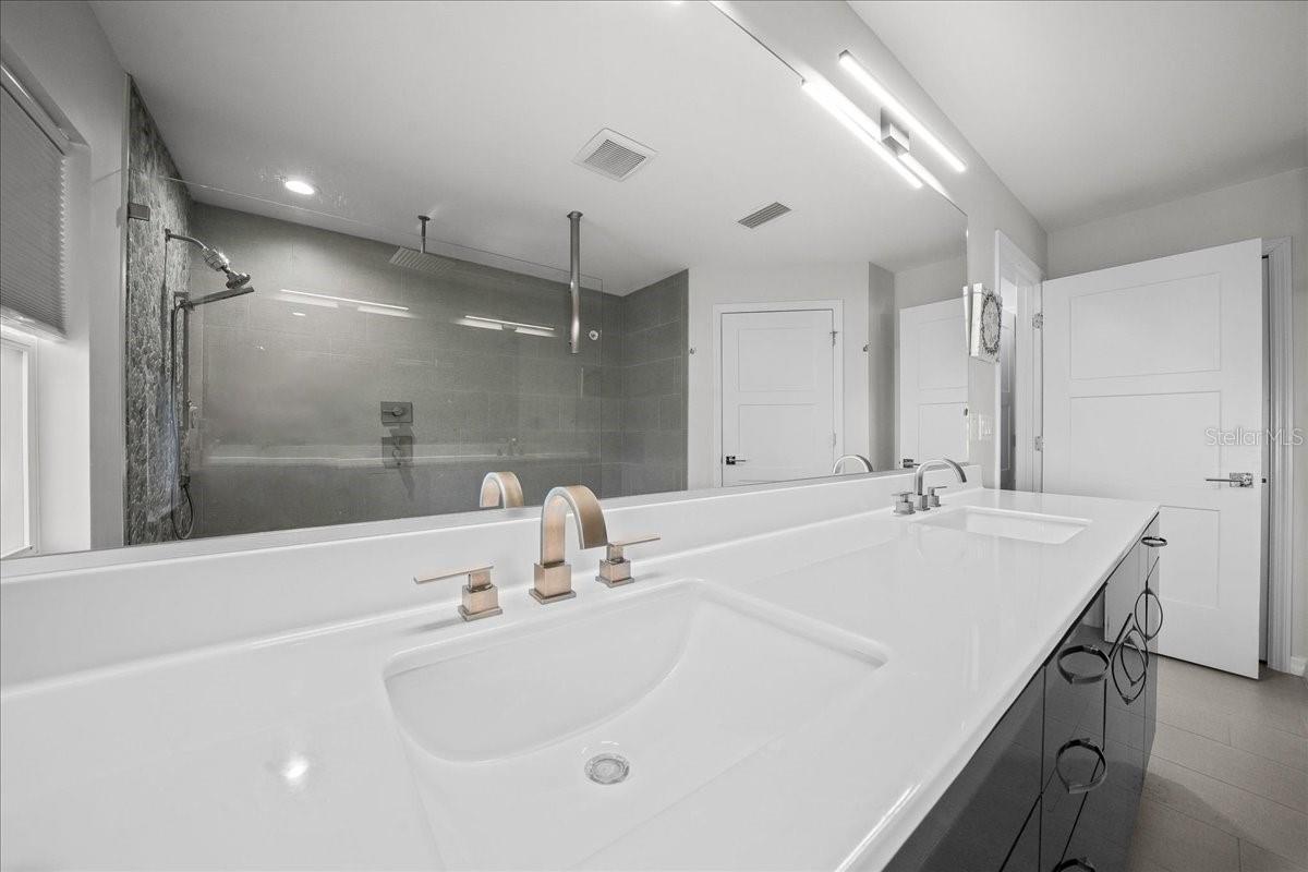 Image 45 of 93 For 6655 145th Avenue Road