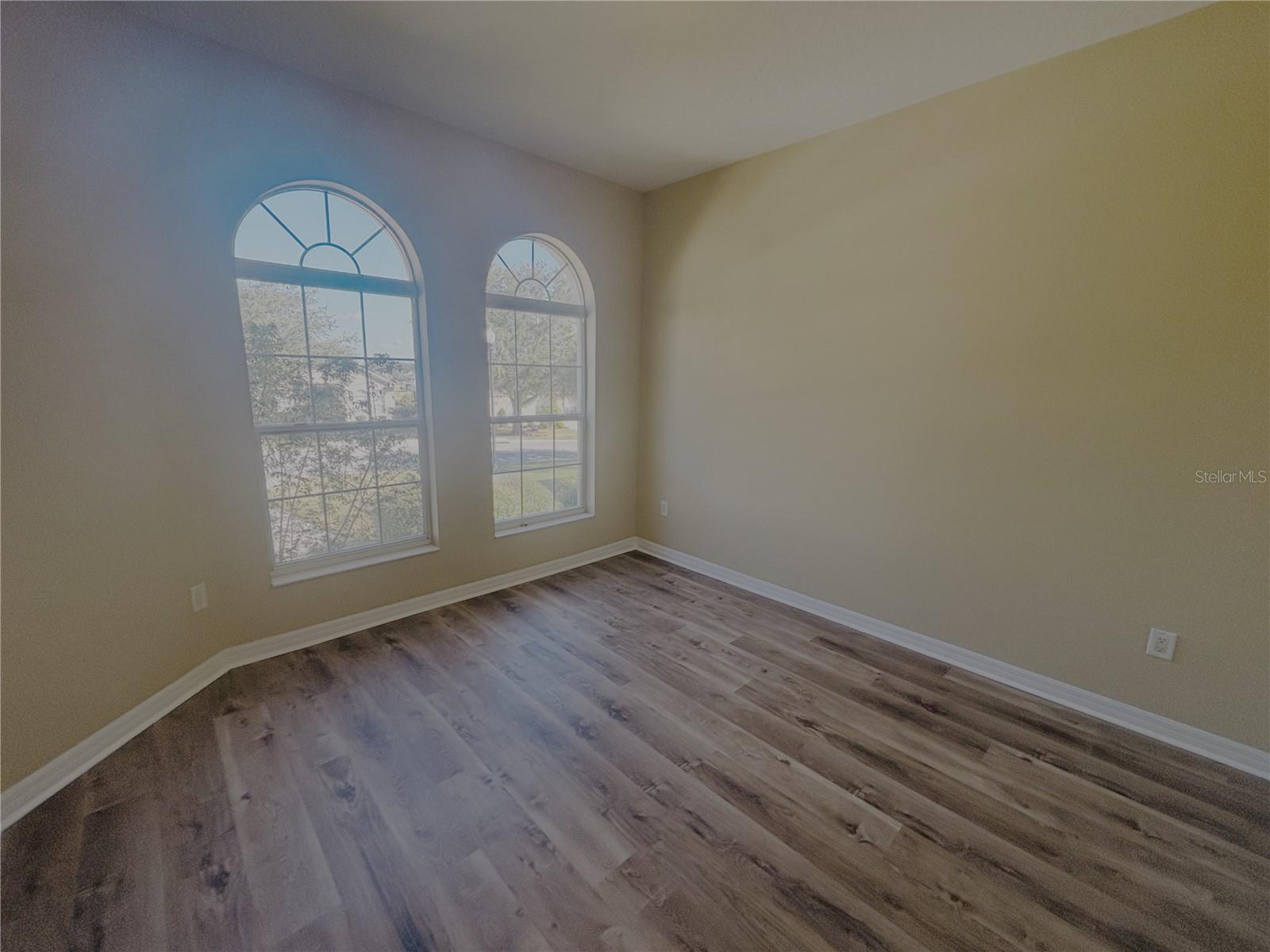 Image 27 of 45 For 4940 63rd Loop