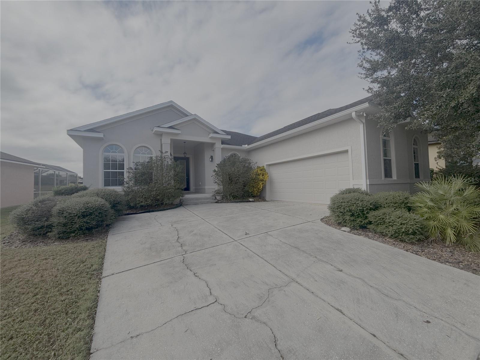 Image 4 of 45 For 4940 63rd Loop