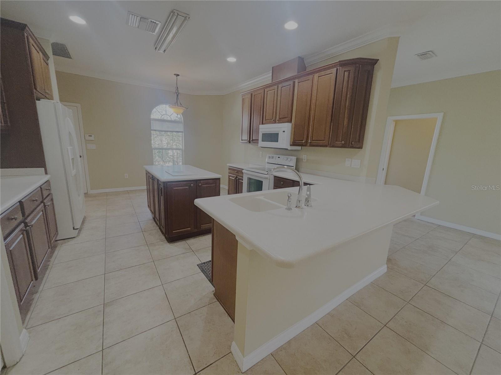 Image 7 of 45 For 4940 63rd Loop