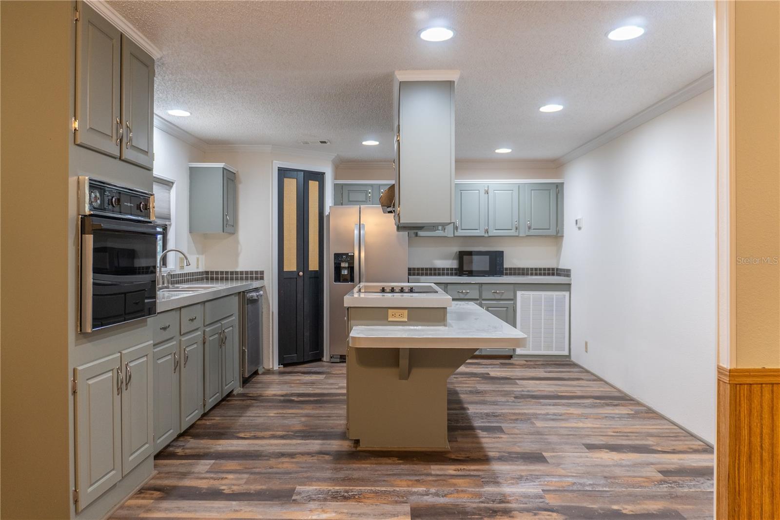 Image 19 of 96 For 1154 95th Street