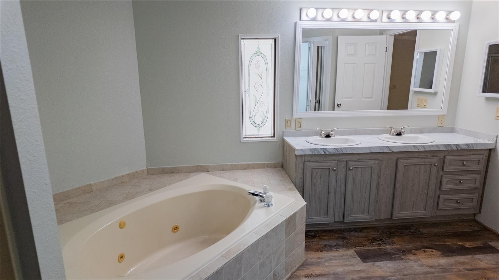 Image 33 of 96 For 1154 95th Street