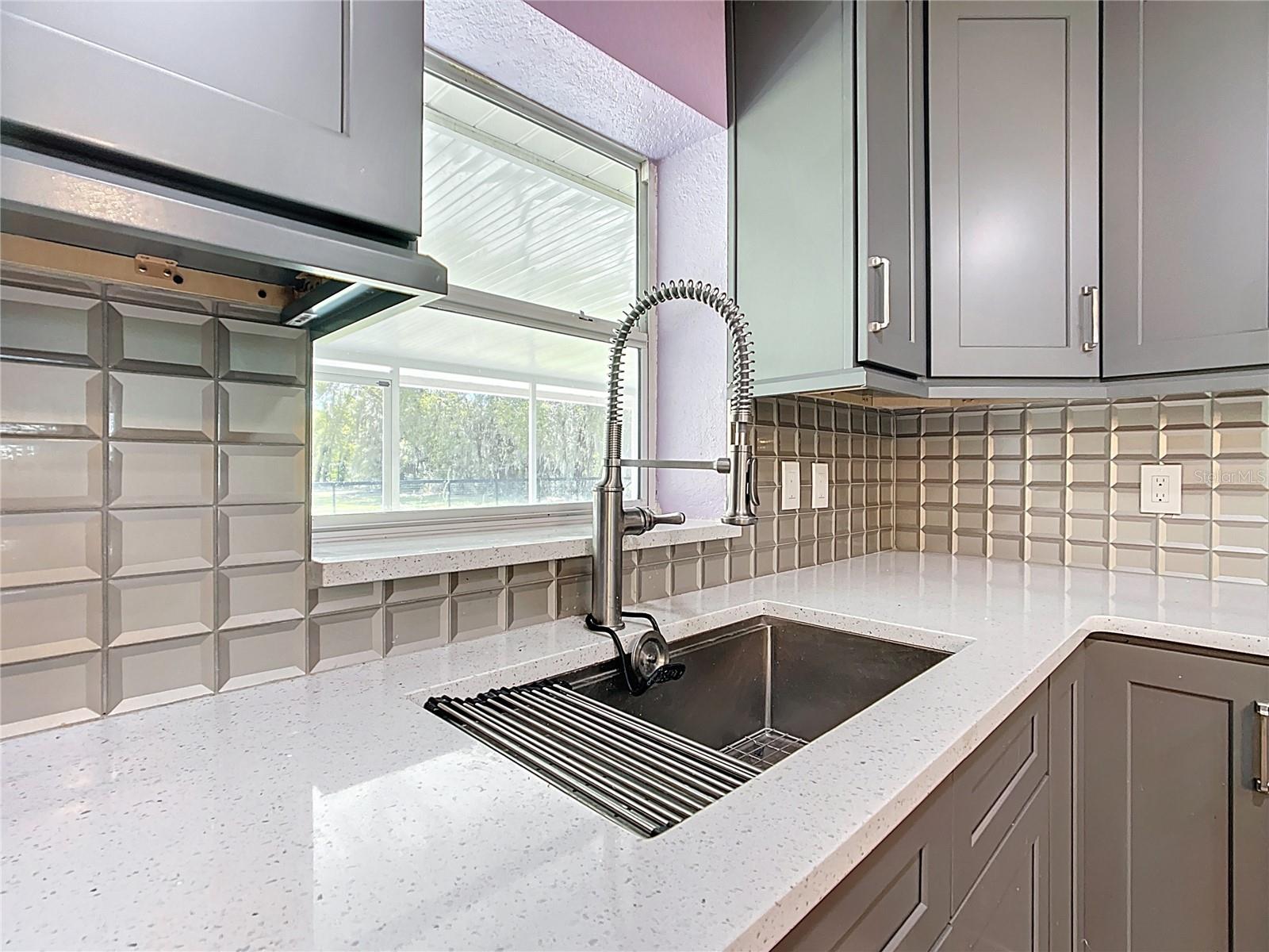 Listing photo id 8 for 295 Locust Pass