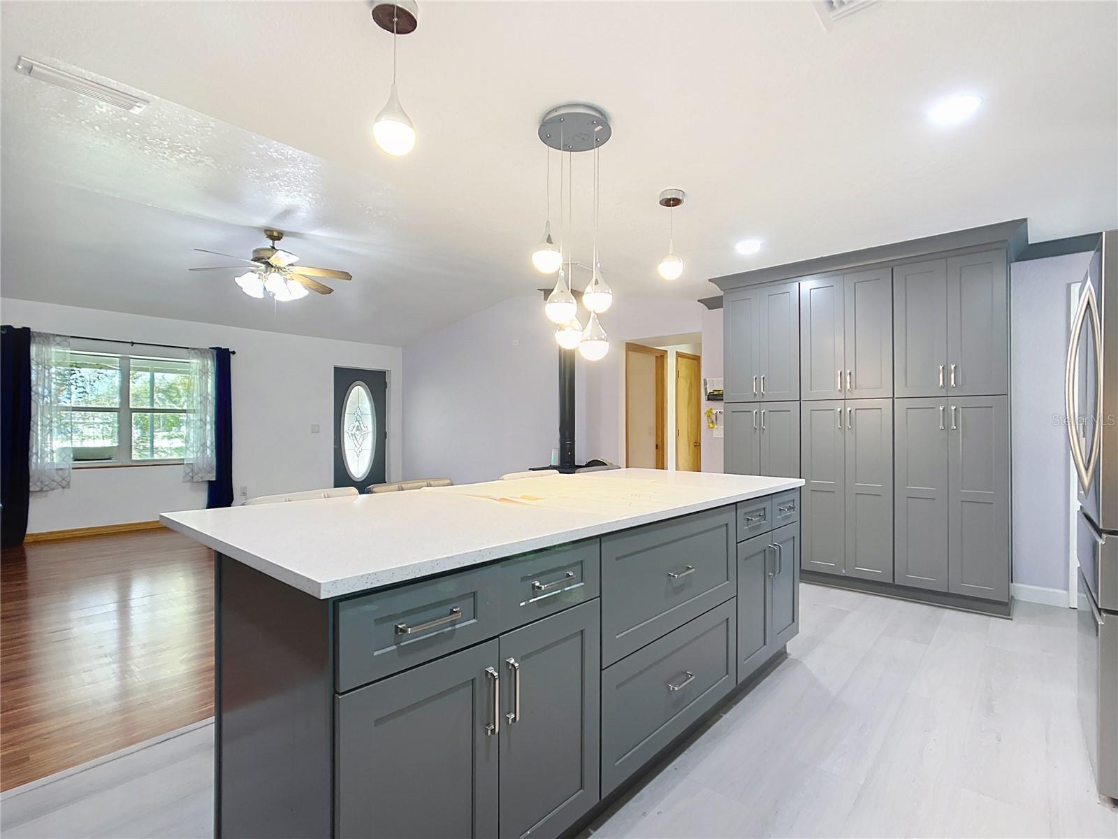 Listing photo id 10 for 295 Locust Pass