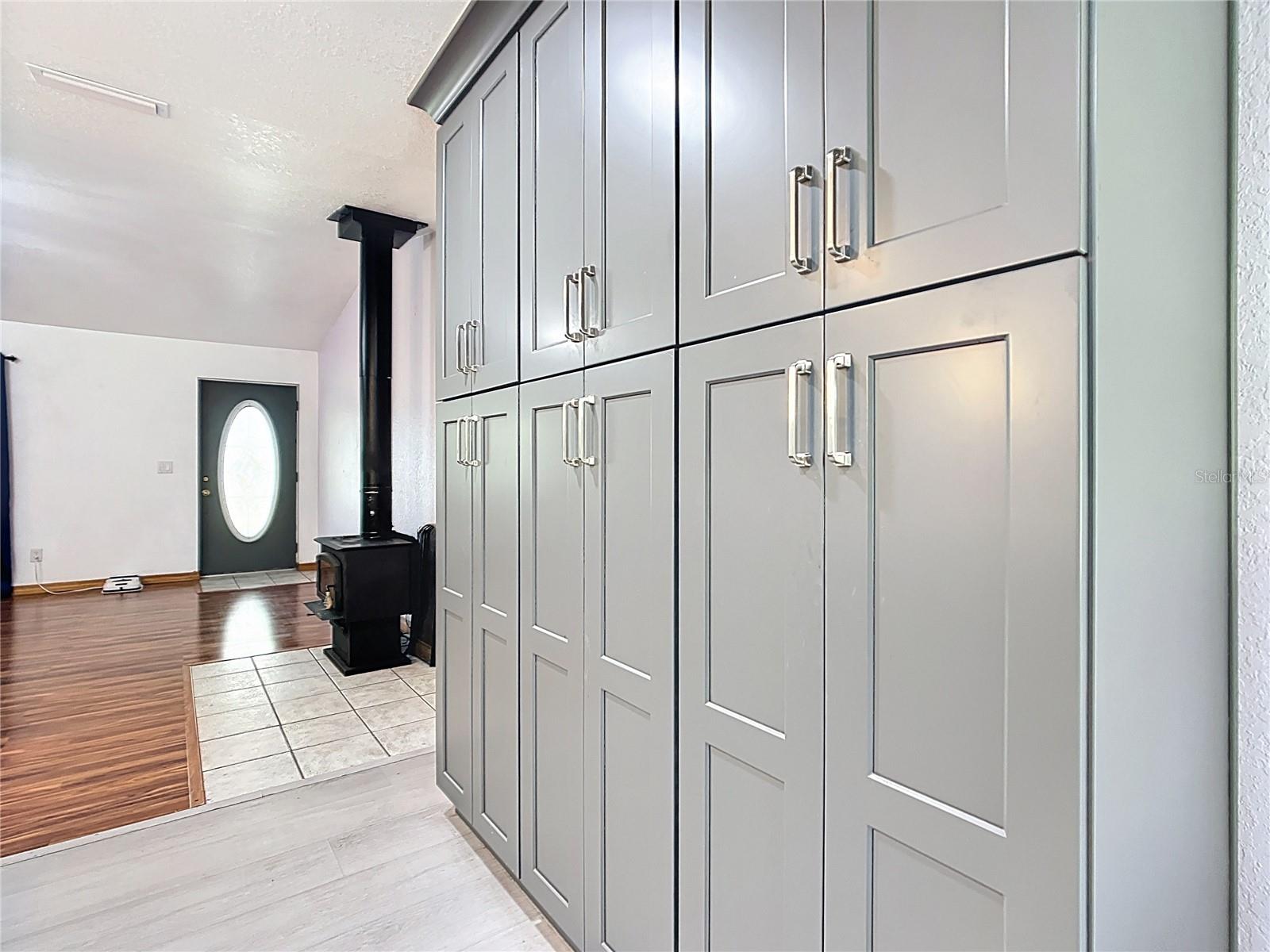 Listing photo id 11 for 295 Locust Pass