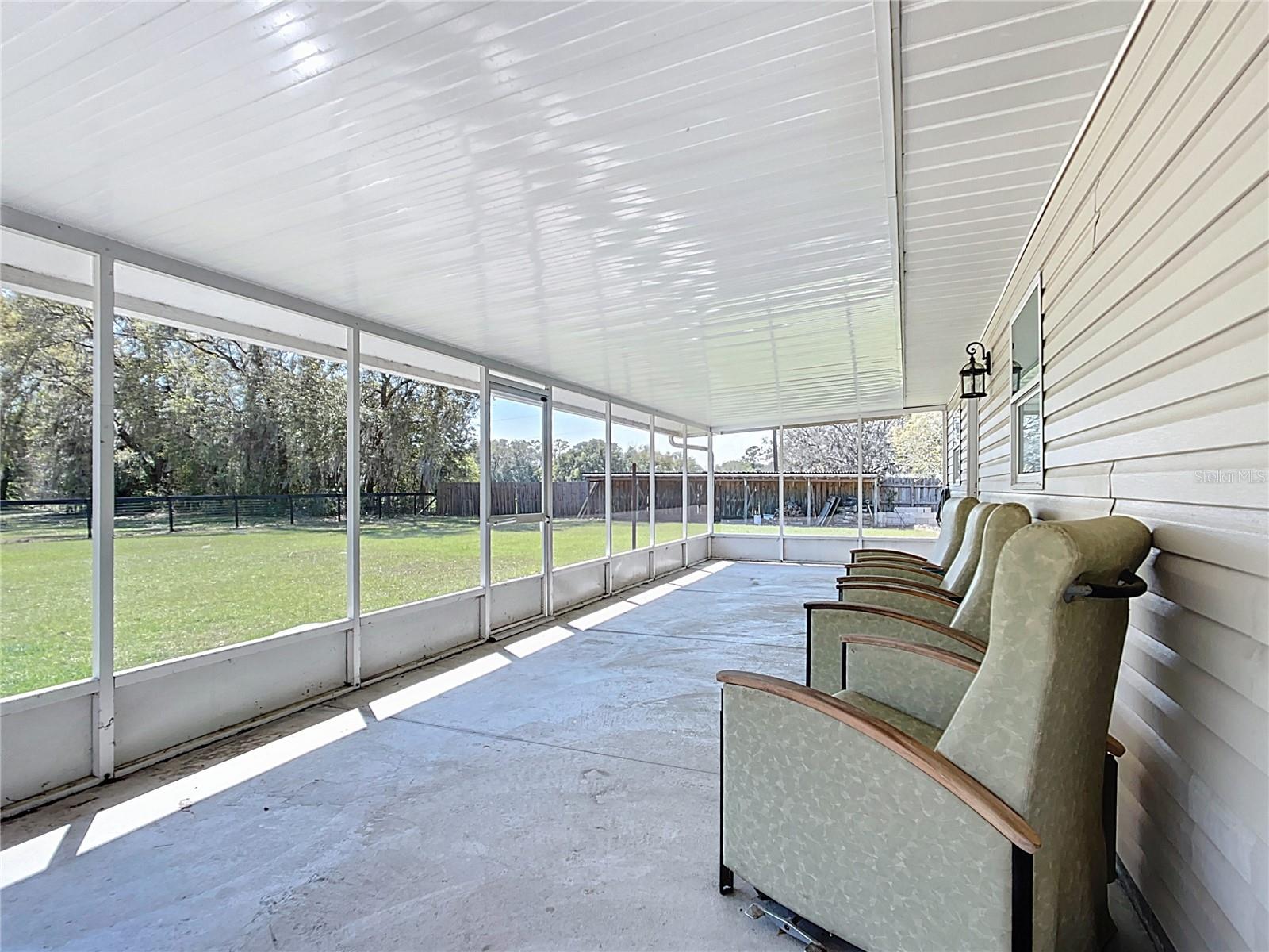 Listing photo id 40 for 295 Locust Pass