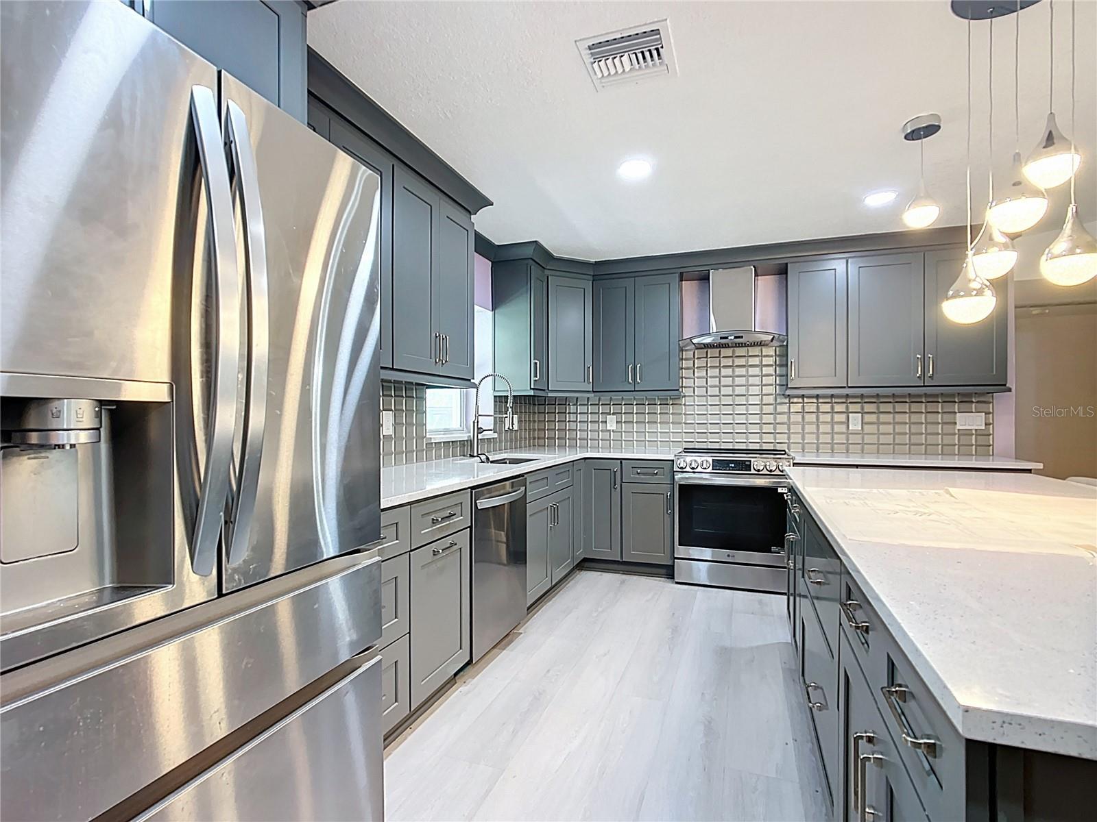 Listing photo id 7 for 295 Locust Pass