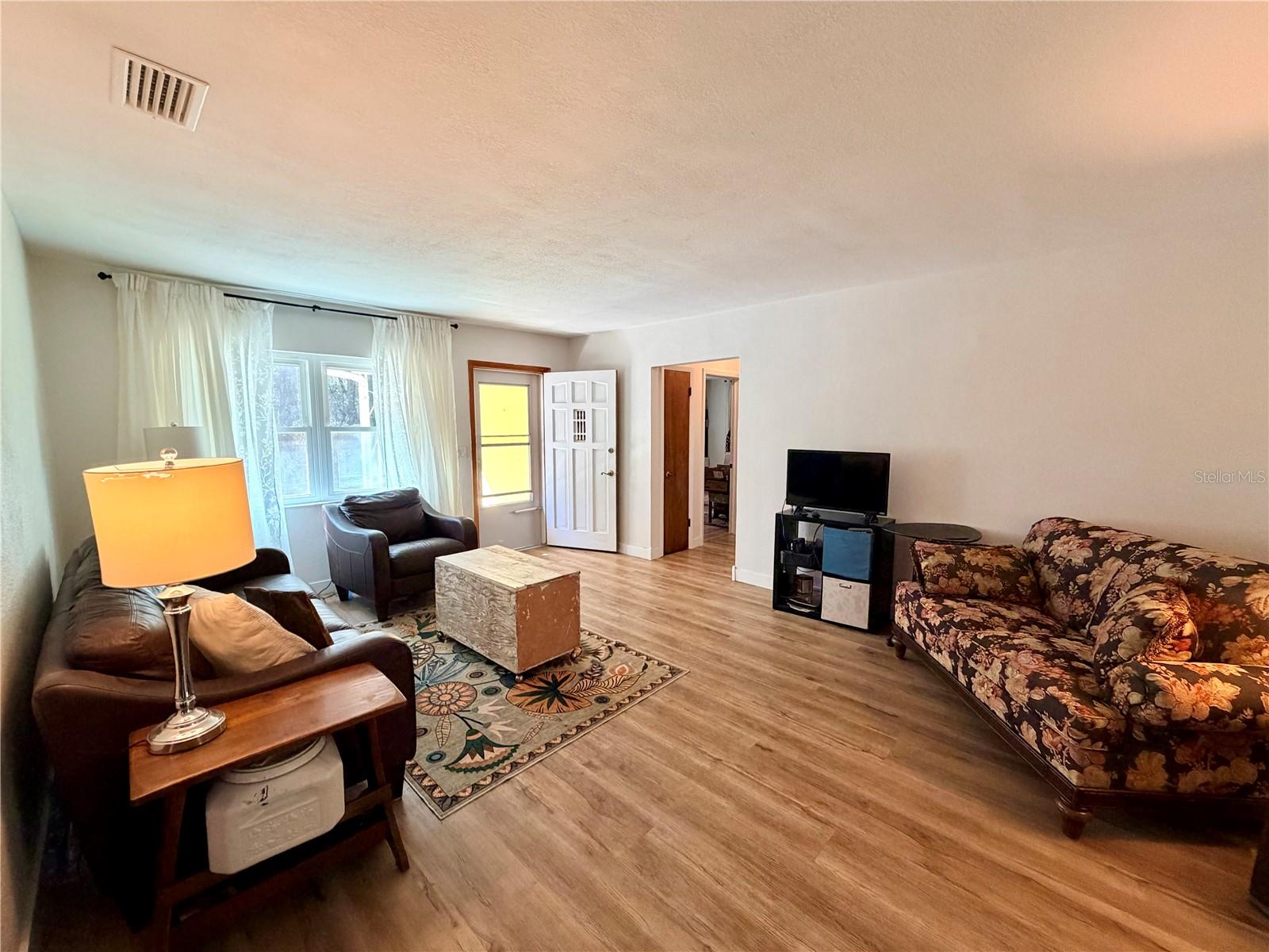 Image 6 of 25 For 6633 Gurley Street