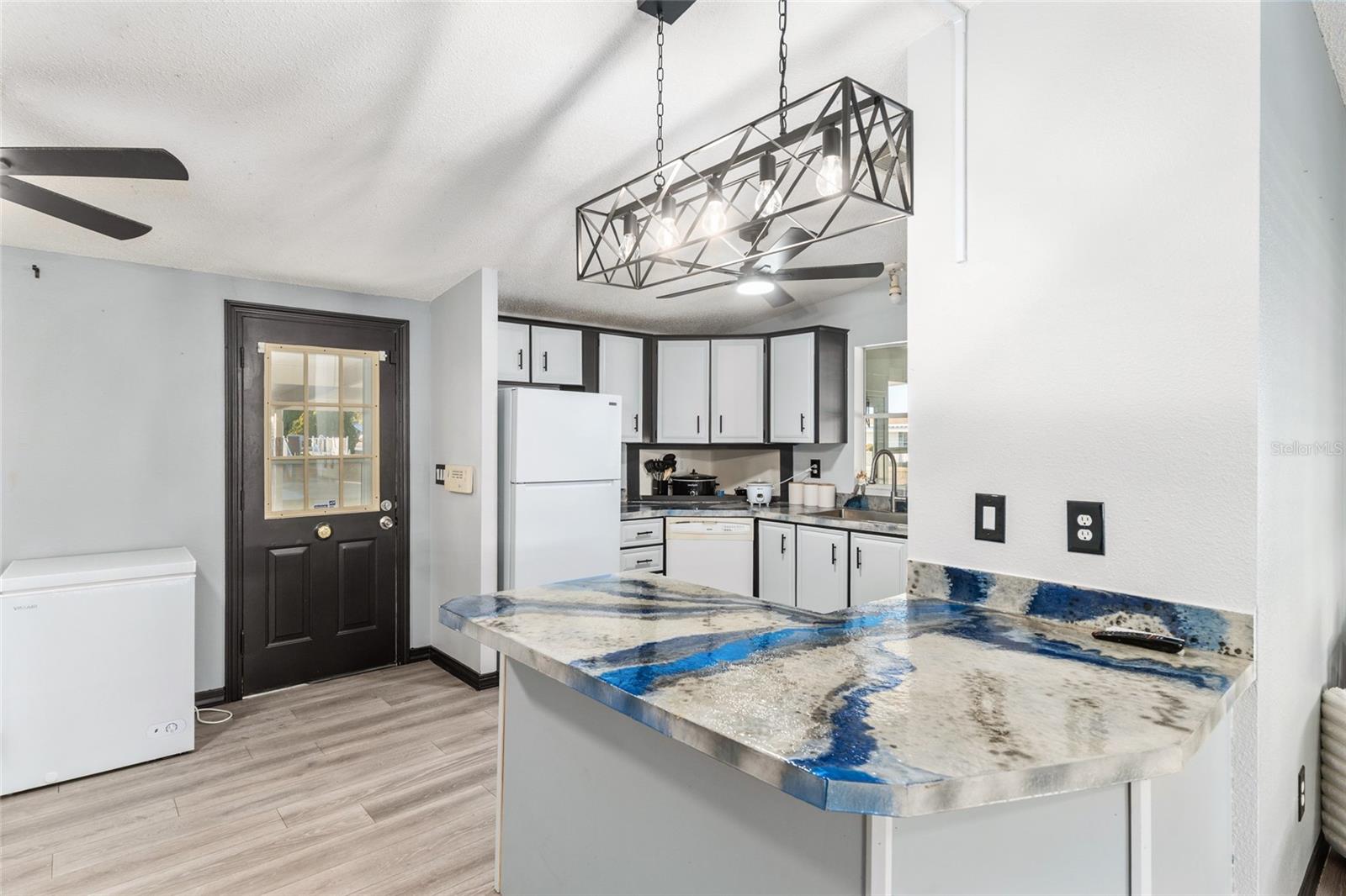 Image 18 of 70 For 6832 3rd Place