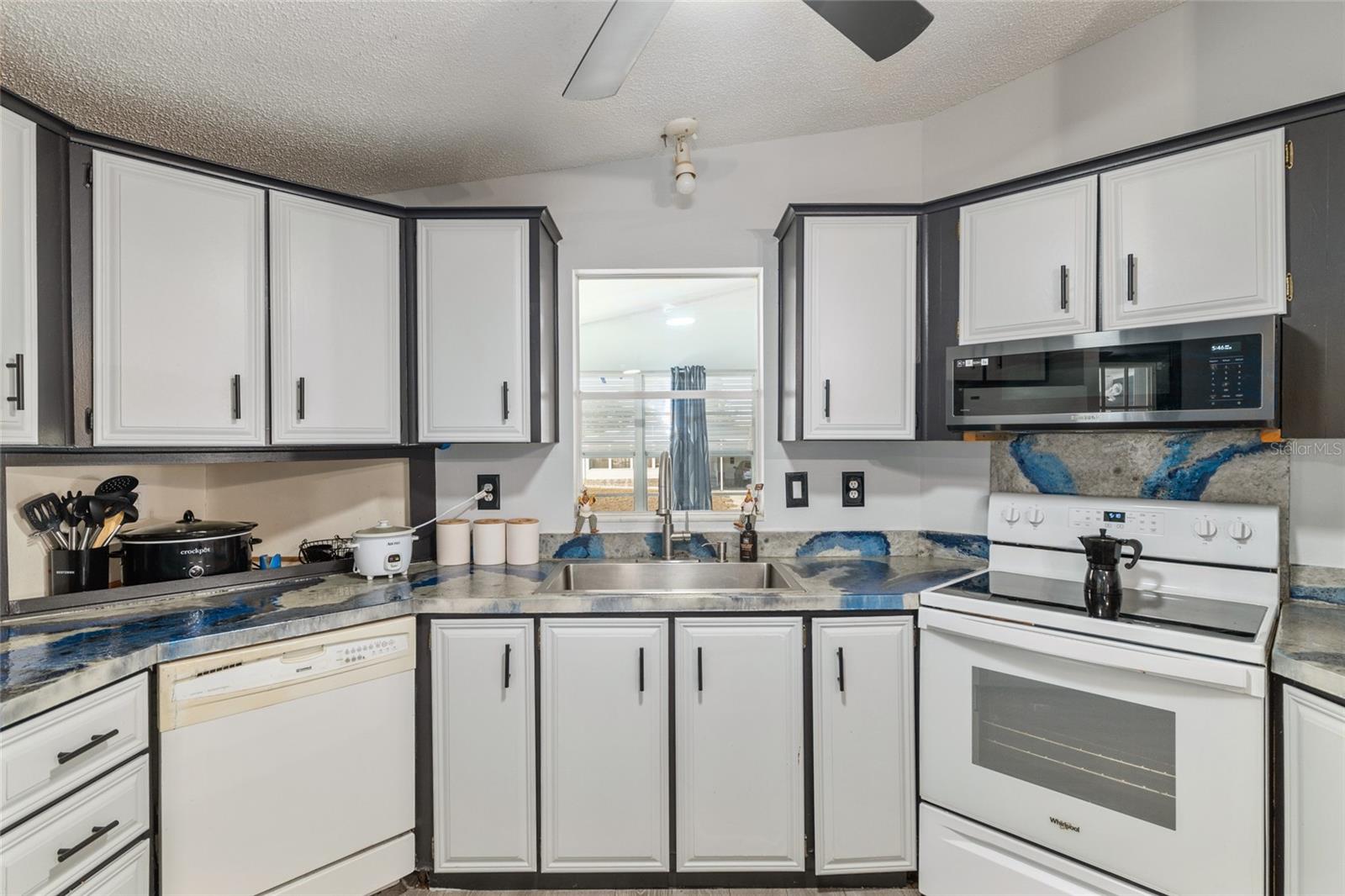 Image 19 of 70 For 6832 3rd Place