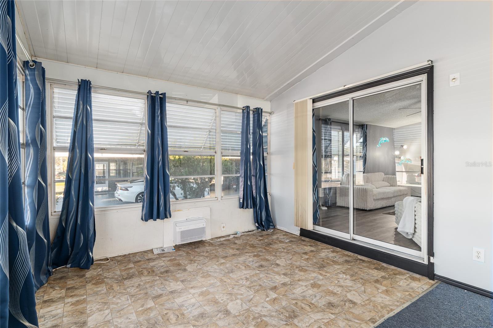 Image 42 of 70 For 6832 3rd Place