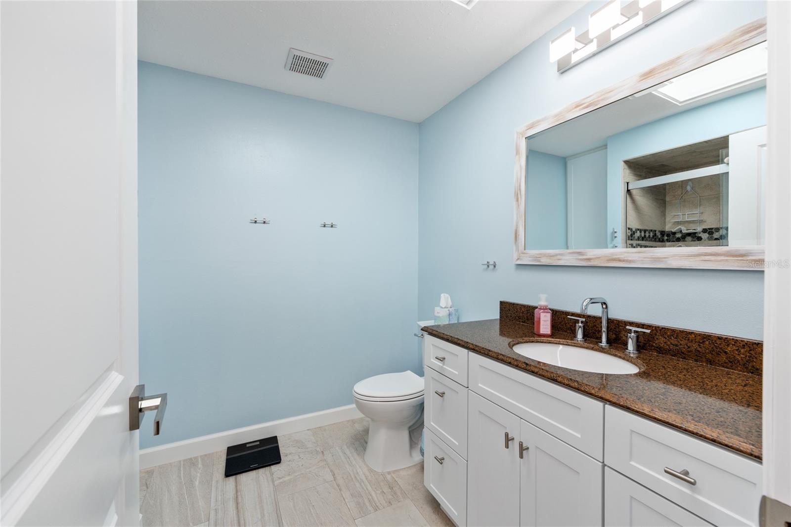 Image 26 of 47 For 11491 Riverhaven Drive