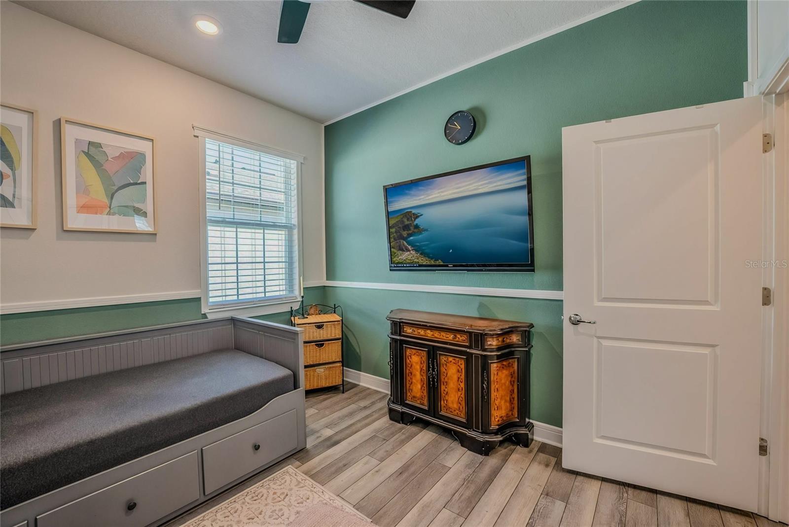 Image 18 of 42 For 6027 93rd Circle