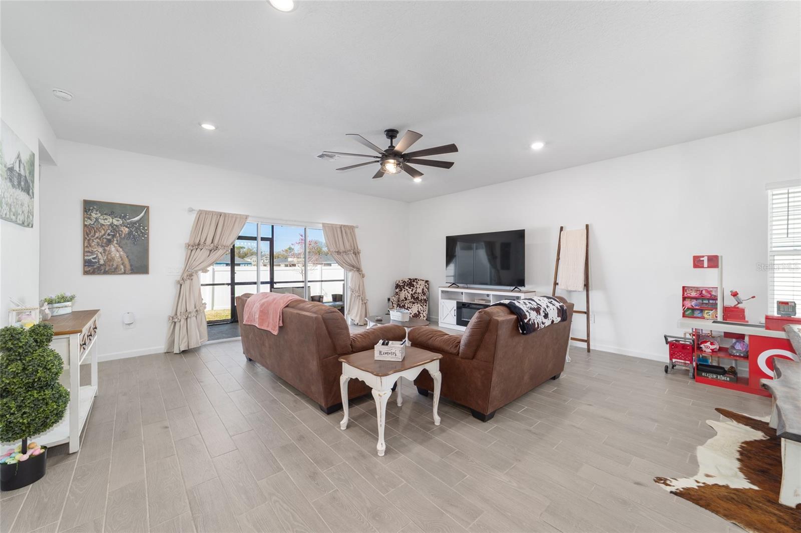 Image 11 of 77 For 4012 33rd Avenue