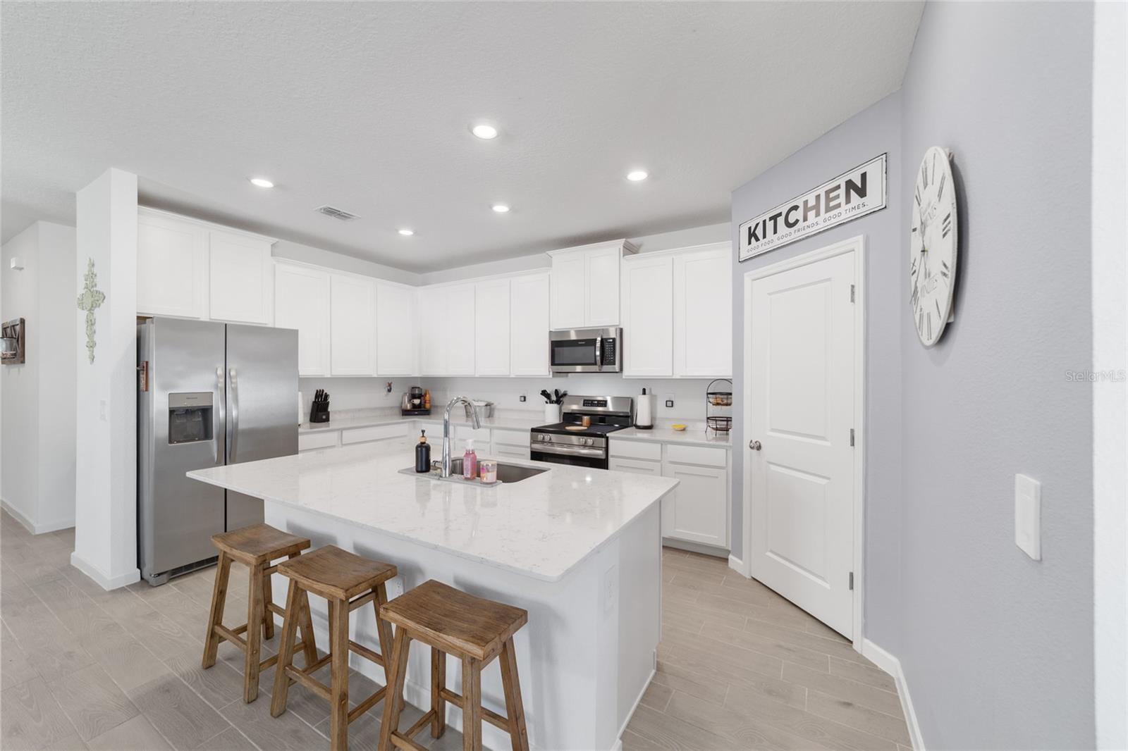 Image 21 of 77 For 4012 33rd Avenue