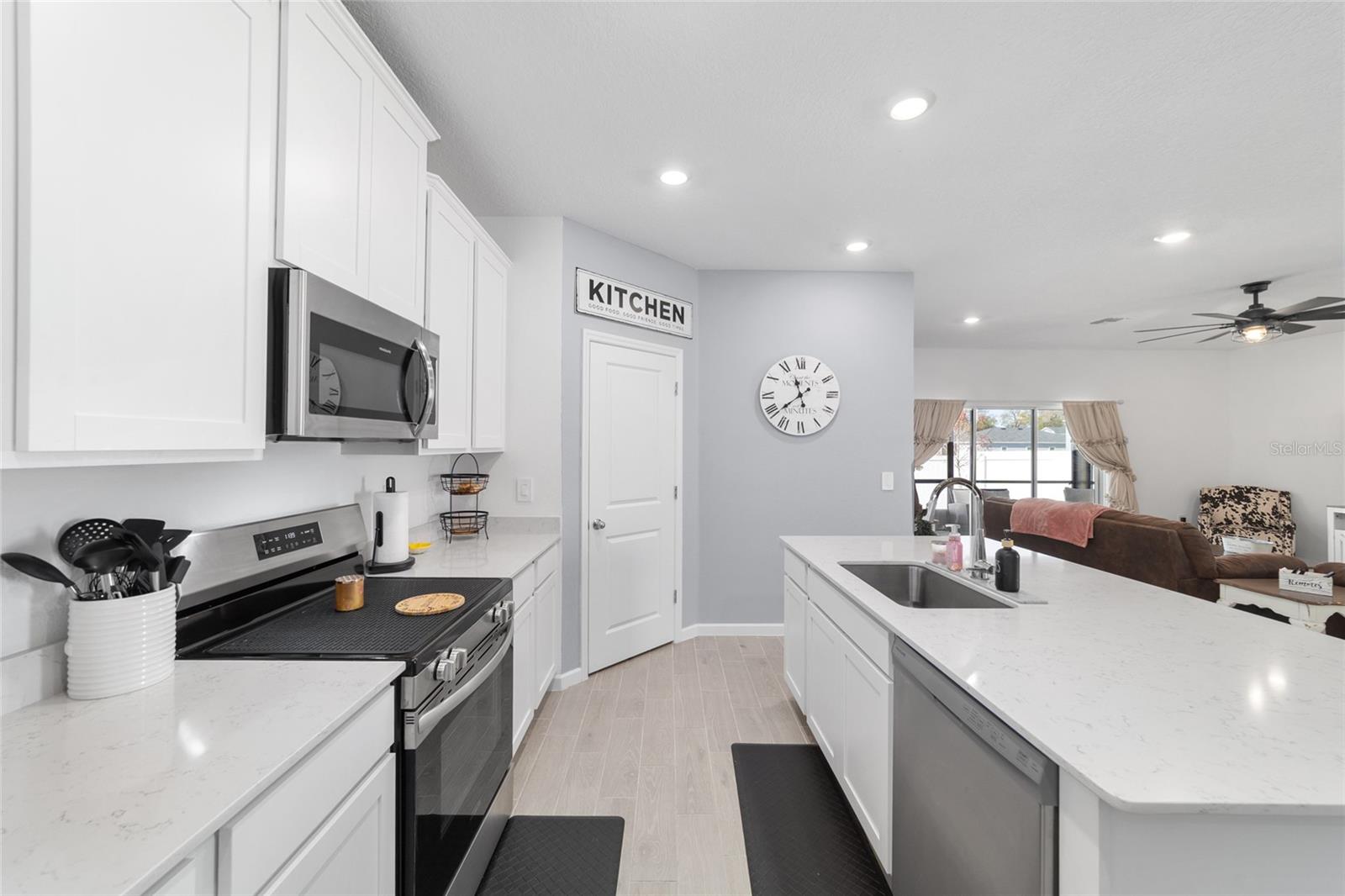 Image 23 of 77 For 4012 33rd Avenue