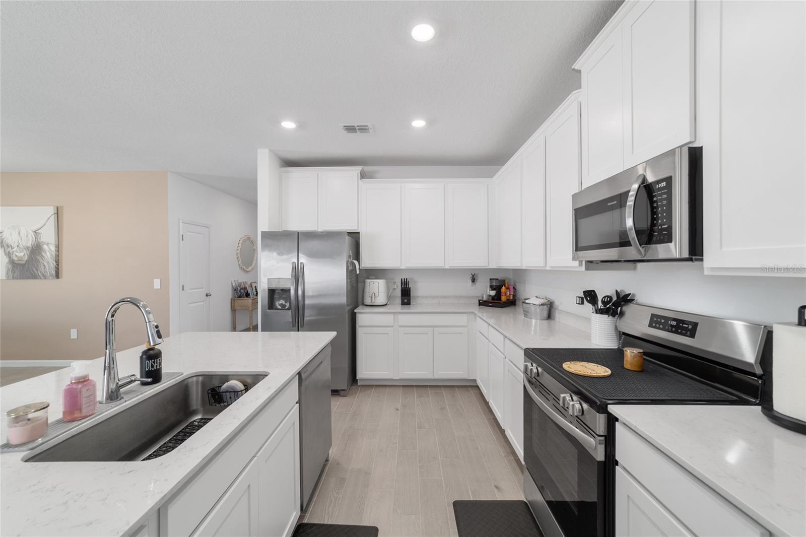 Image 25 of 77 For 4012 33rd Avenue