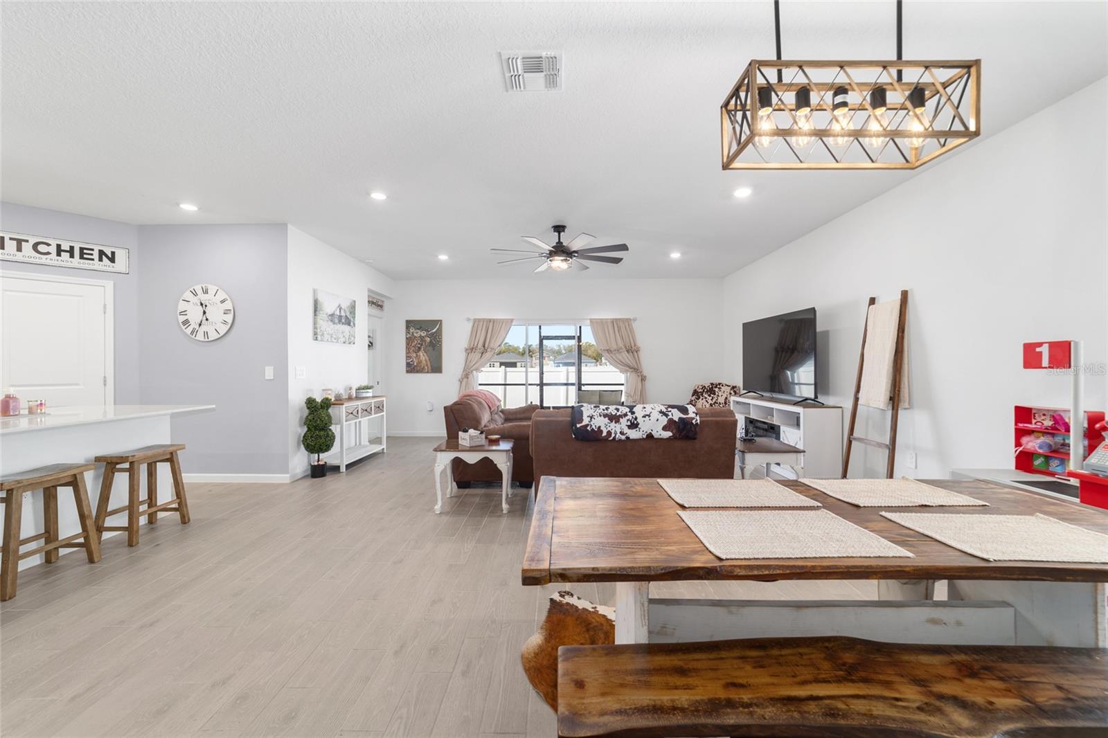 Image 7 of 77 For 4012 33rd Avenue