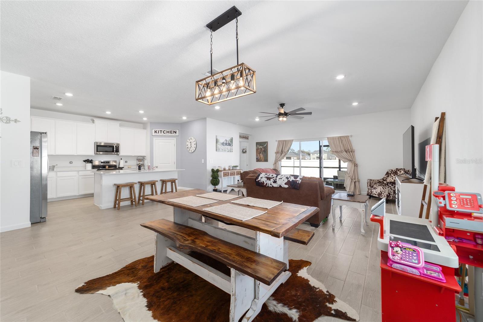 Image 8 of 77 For 4012 33rd Avenue