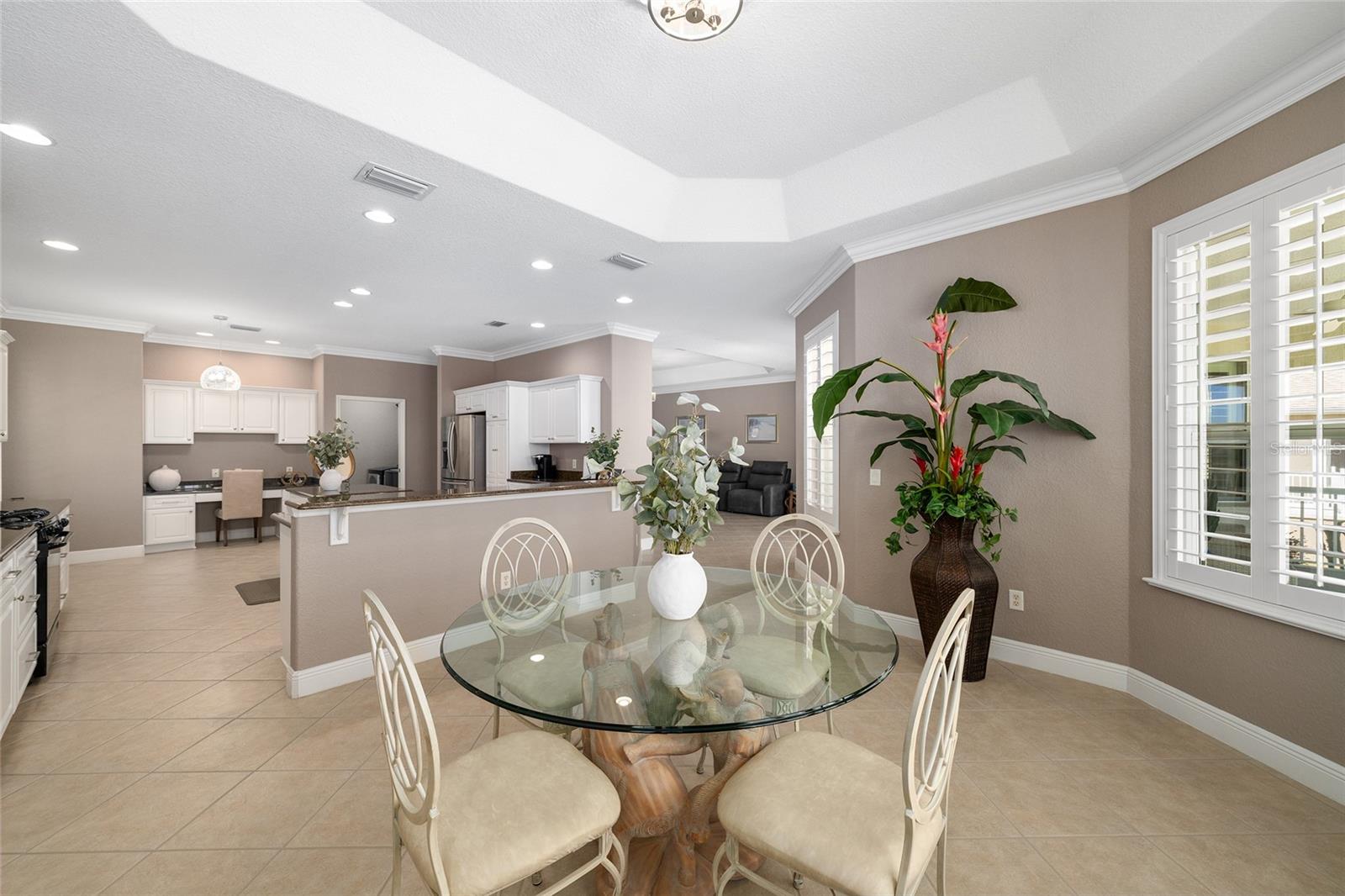 Image 10 of 34 For 533 Inner Circle