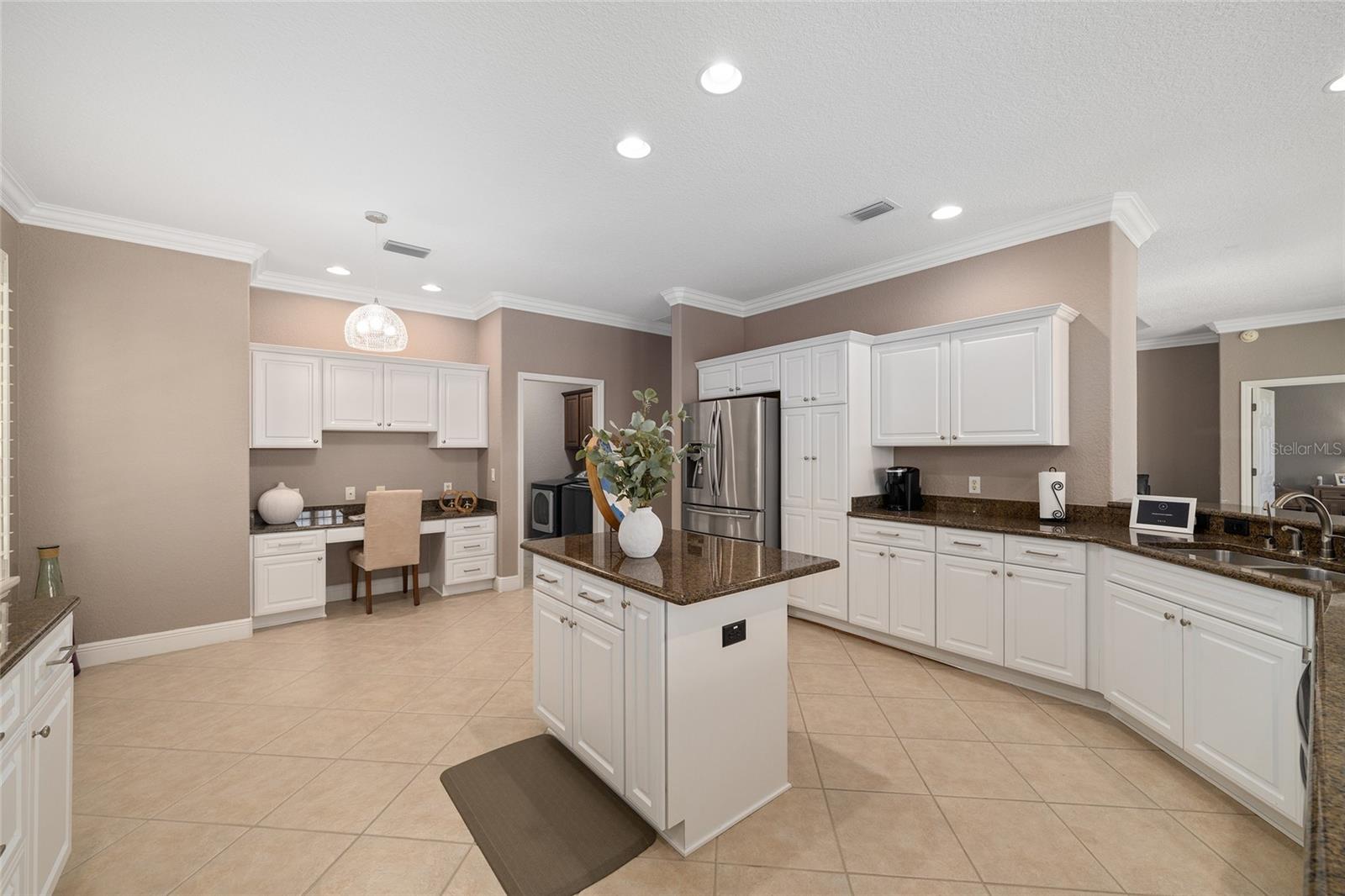 Image 11 of 34 For 533 Inner Circle