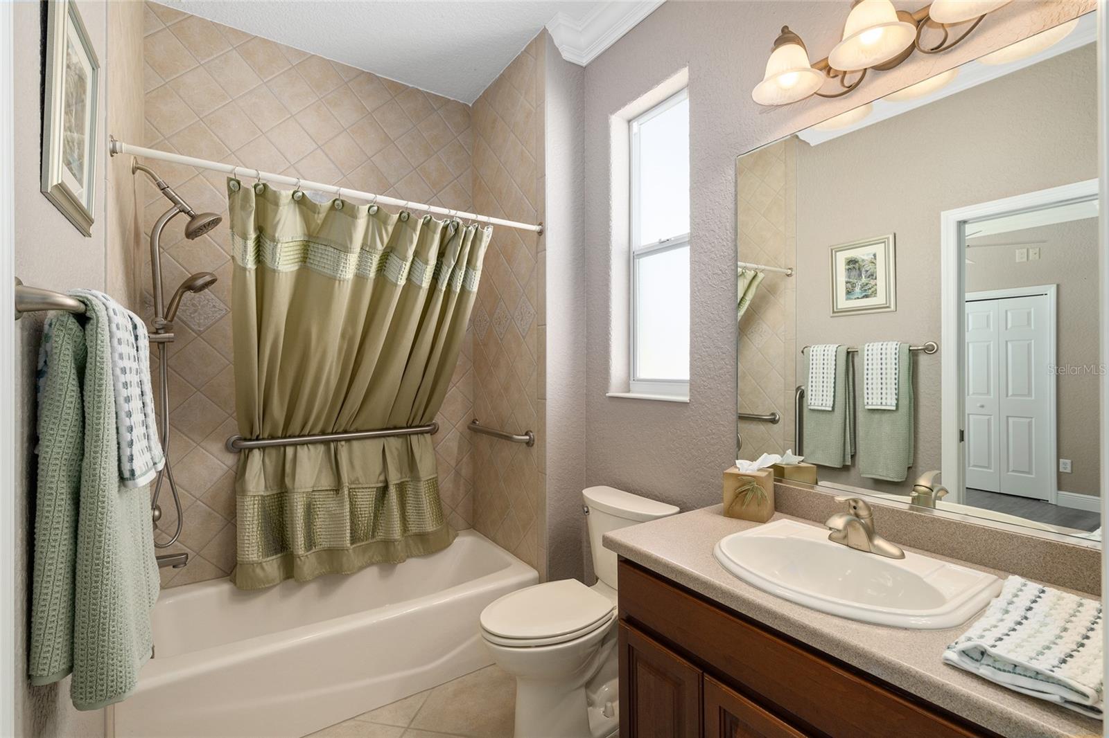 Image 21 of 34 For 533 Inner Circle