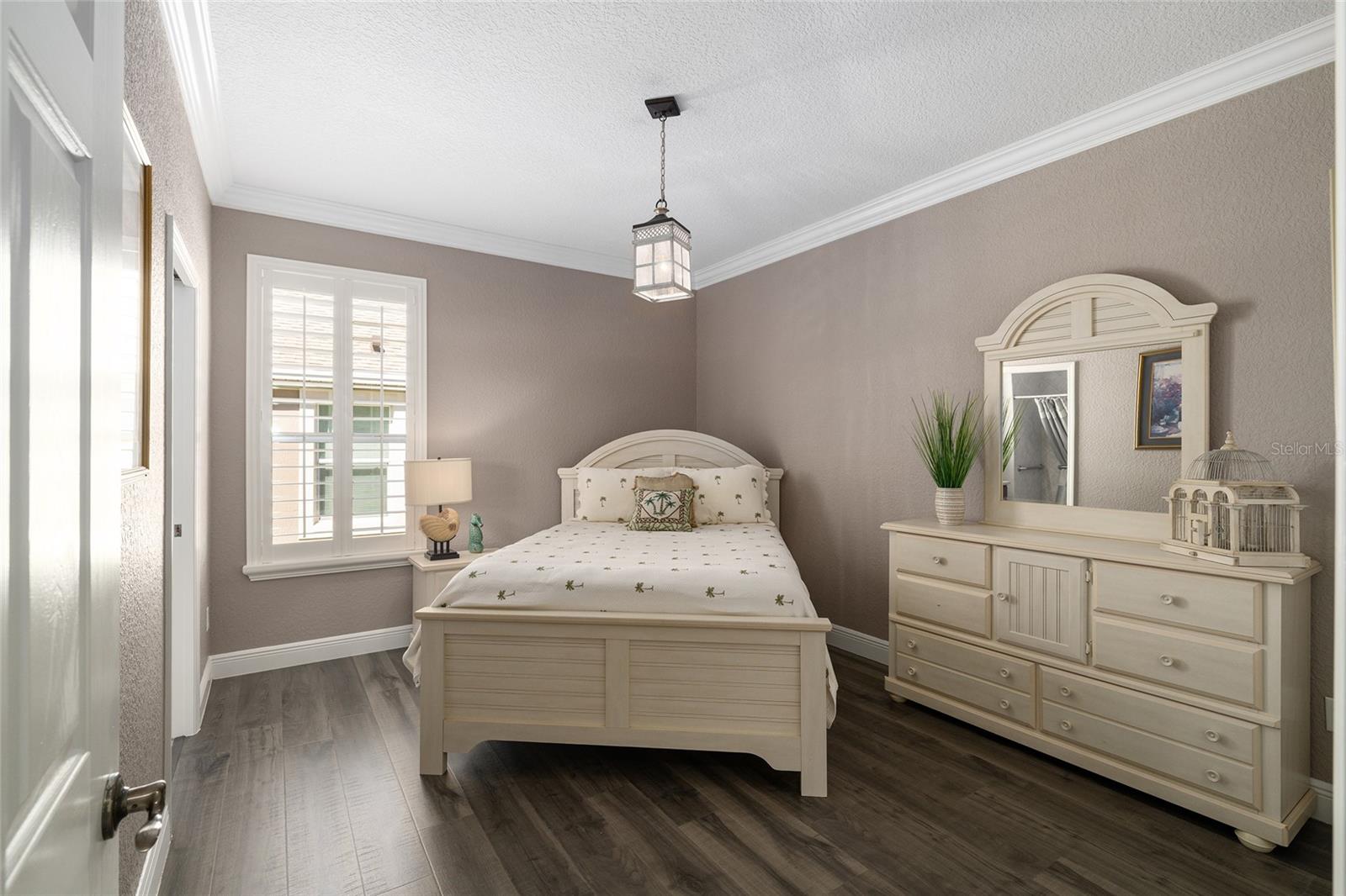 Image 22 of 34 For 533 Inner Circle