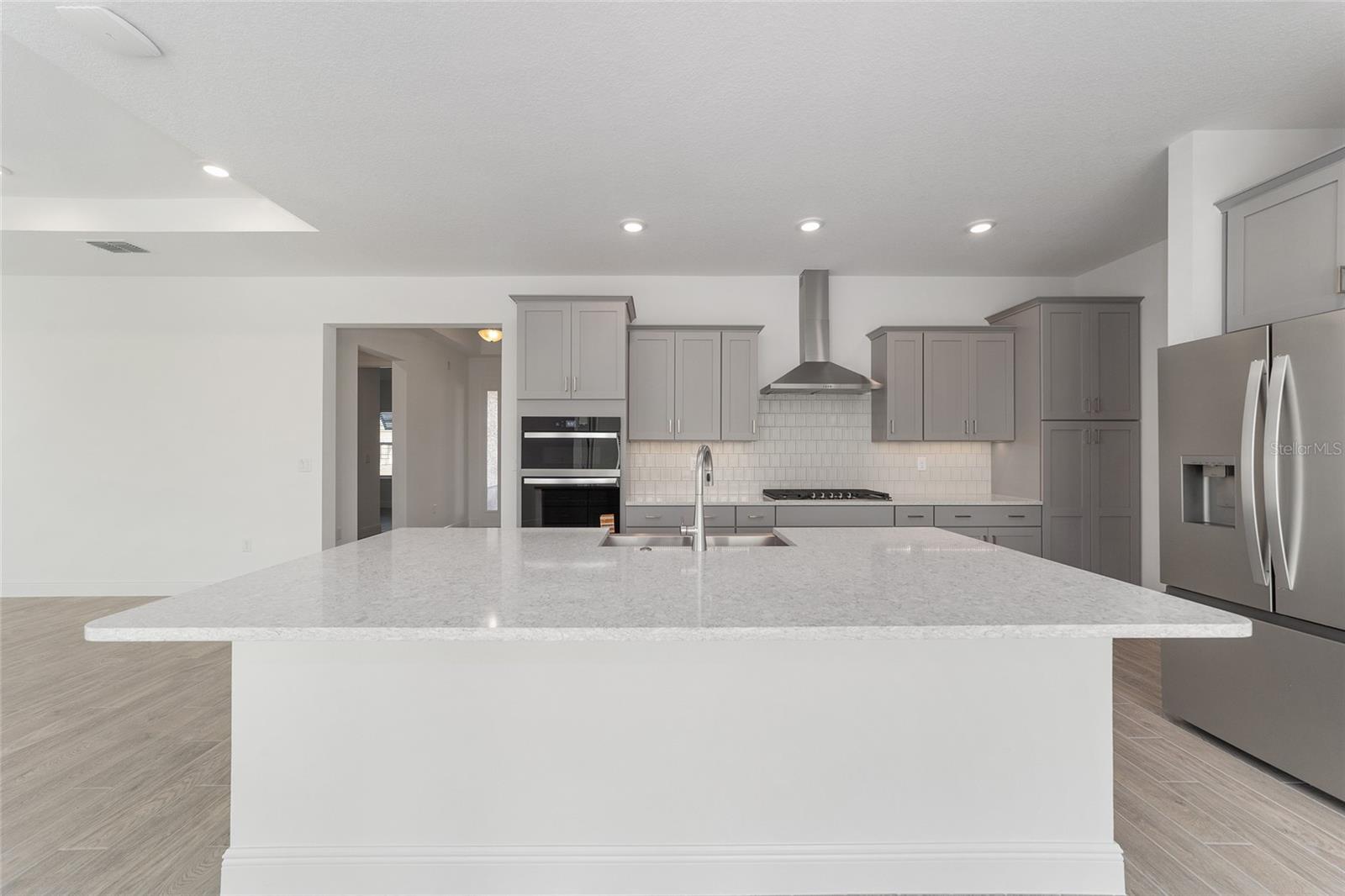 Image 19 of 42 For 8408 101st Avenue