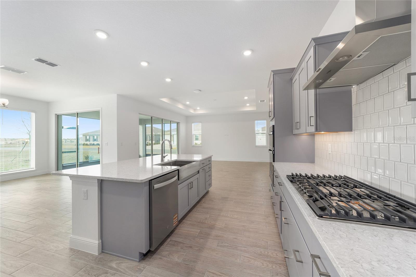 Image 23 of 42 For 8408 101st Avenue